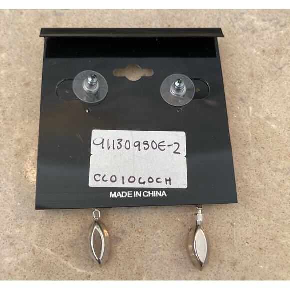 2/$24! Earrings Stony Rhinestone - Picture 5 of 6